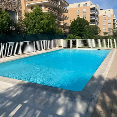 Juan Les Pins アパート アンティーブ